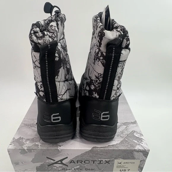 ARCTIX Womens sz 7 Cracked Marble White Quilted Faux Suede Tracer Boot NEW - Picture 3 of 12